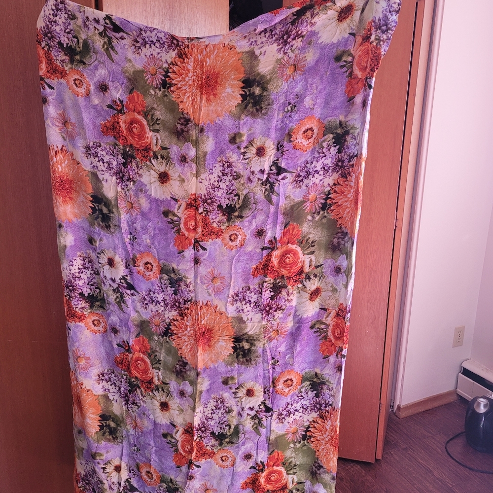 Dresses - Picture 7 of 10